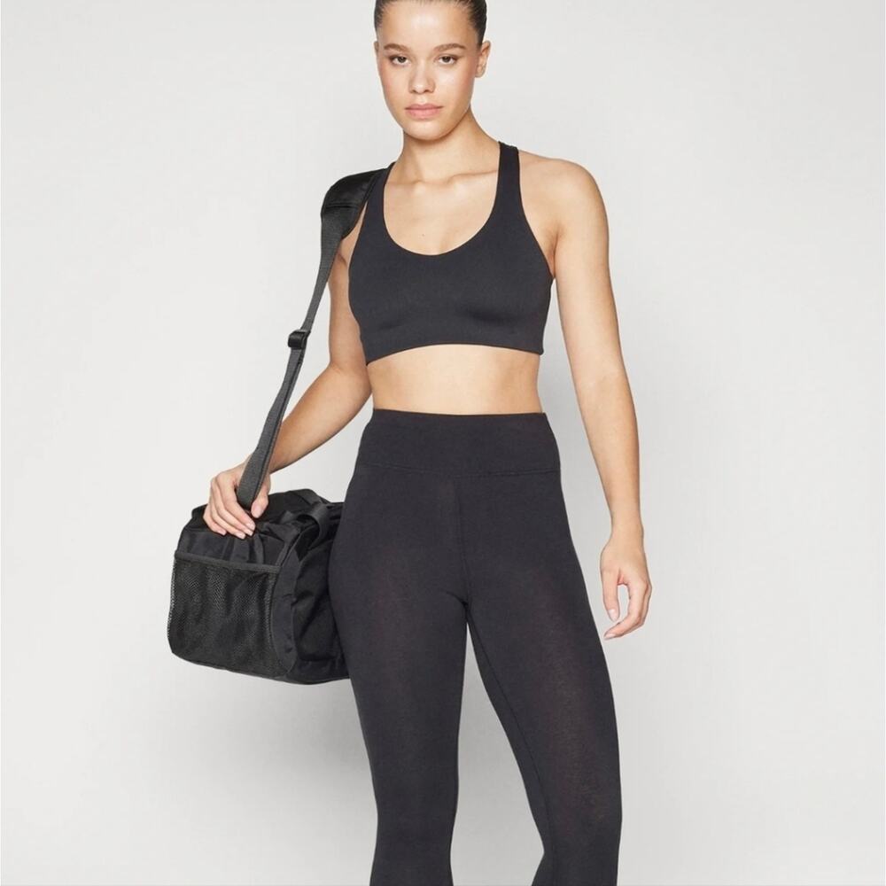 Girlfriend Collective FLOAT V-Neck Racerback Sports Bra Midnight Black Large NWT - Picture 3 of 12